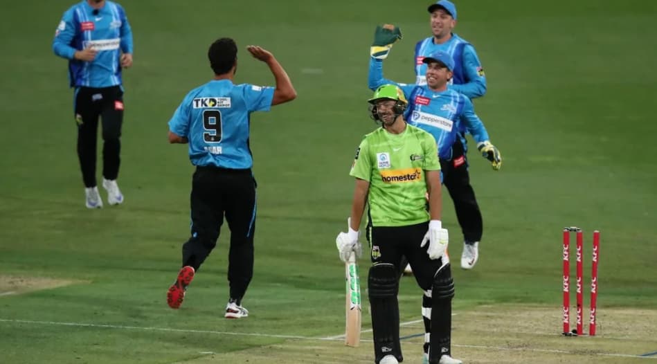 Sydney Thunder All-Out for 15