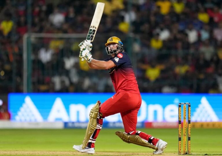 Players With Longest Sixes In IPL